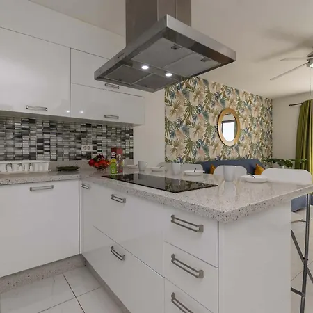 Castle Harbour 34 - One Bed 아파트 *